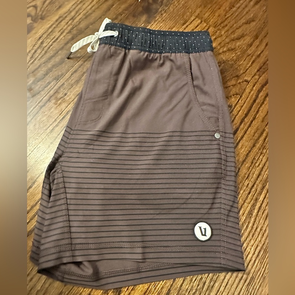 New Vuori Men’s Kore Lined Shorts. No tags